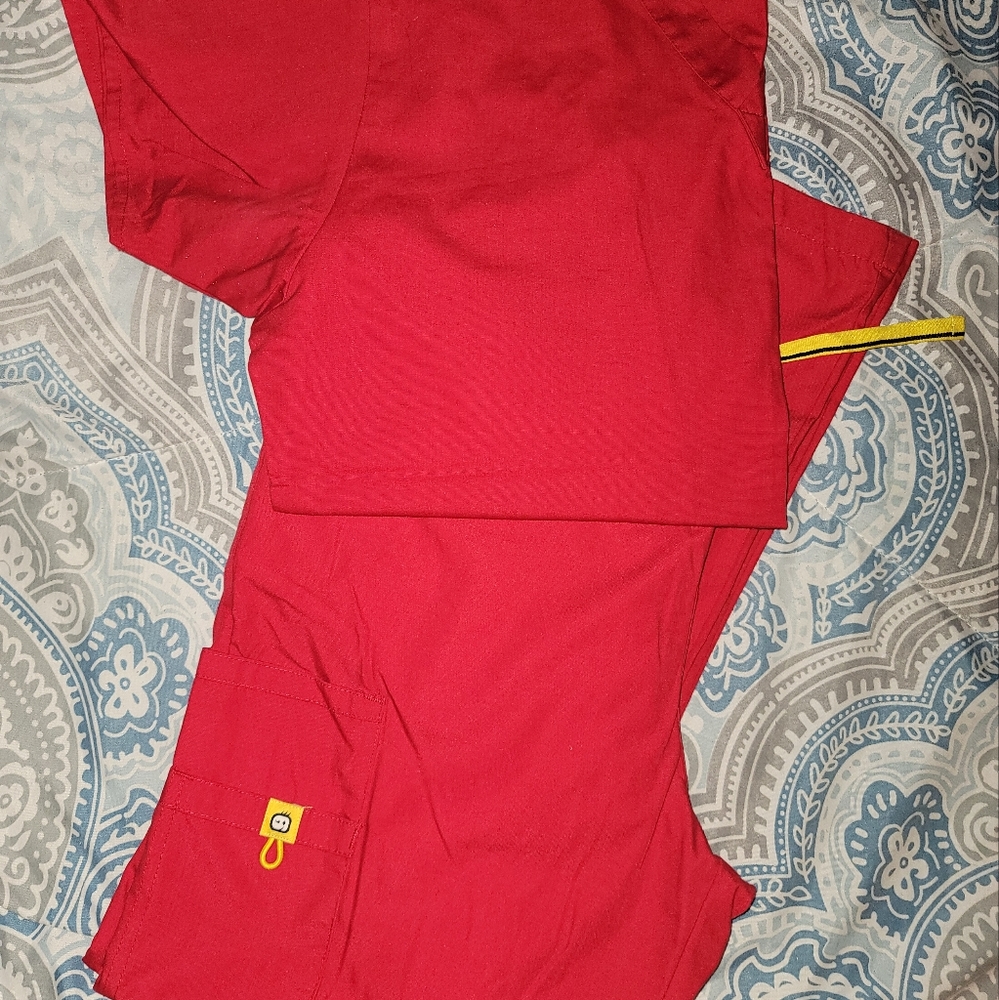 Wonder wink scrubs